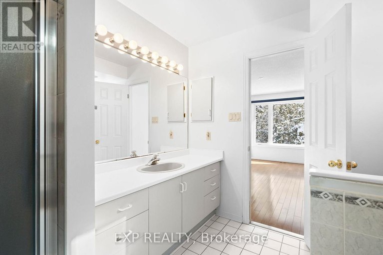 28160335/1-1-heather-glen-court/stittsville-central/ottawa/ontario/K2S1L4_28