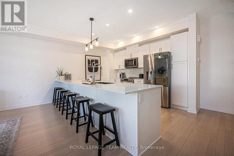 28208747/58-arinto-place/emerald-meadowstrailwest/ottawa/ontario/K2S2R7_11