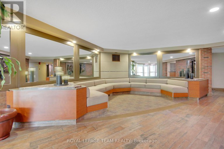 28457035/708-20-chesterton-drive/borden-farmstewart-farmcarleton-heightsparkwood-hills/ottawa/ontario/K2E6Z7_7