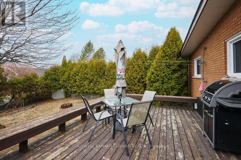 29564616/56-meikle-street/morrisburg/south-dundas/ontario/K0C1X0_31