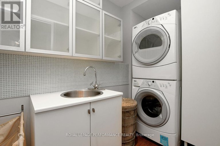 29463580/19-columbus-avenue/overbrook/ottawa/ontario/K1K1R2_29