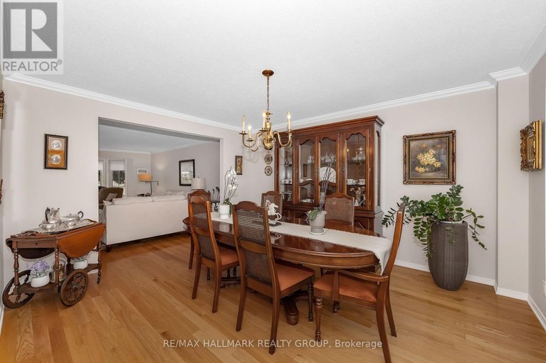 29624952/1850-thornecrest-street/chapel-hill/ottawa/ontario/K1C6K8_9