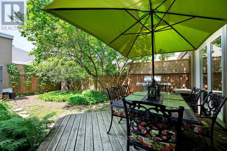 28488846/34-105-weeping-willow-lane/beaverbrook/ottawa/ontario/K2K1E6_32