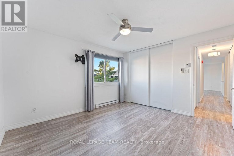 29006279/417-214-viewmount-drive/borden-farmstewart-farmcarleton-heightsparkwood-hills/ottawa/ontario/K2E7X3_24