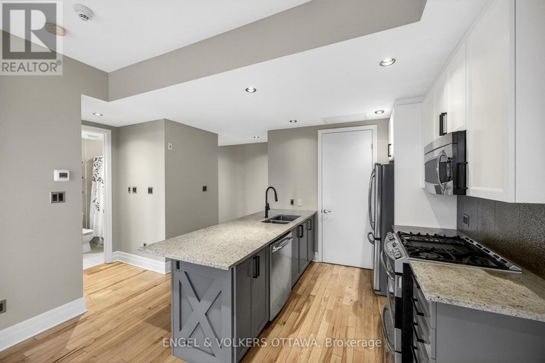 29609712/410-327-breezehill-avenue-s/west-centre-town/ottawa/ontario/K1Y1R6_14