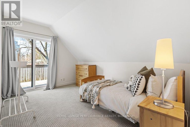 29650204/35-waverley-street/ottawa-centregolden-triangle/ottawa/ontario/K2P0T7_42