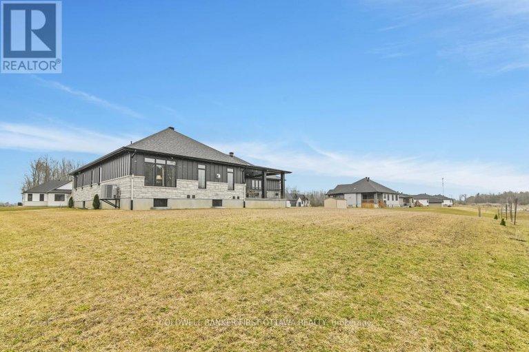 28534403/1684-trizisky-street/north-dundas-mountain-twp/north-dundas/ontario/K0E1S0_35
