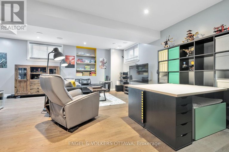 29464568/157-avro-circle/cfb-rockcliffe-and-area/ottawa/ontario/K1K4K7_37