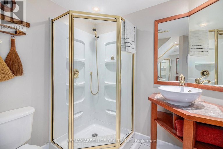 28323111/47-robinson-avenue/sandy-hill/ottawa/ontario/K1N8N8_30