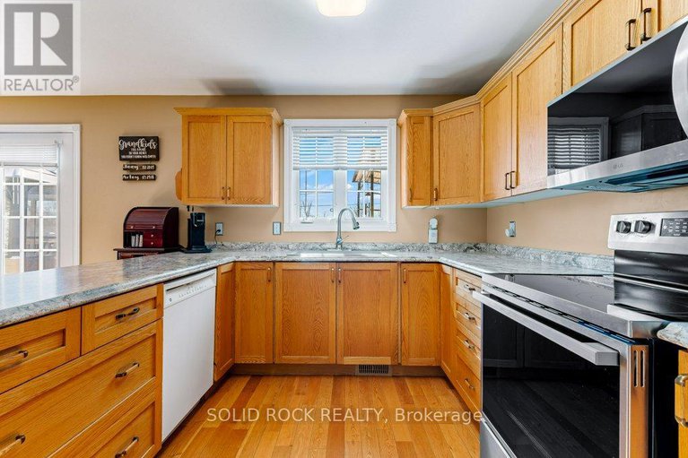 28671866/9-grove-street/iroquois/south-dundas/ontario/K0E1K0_16