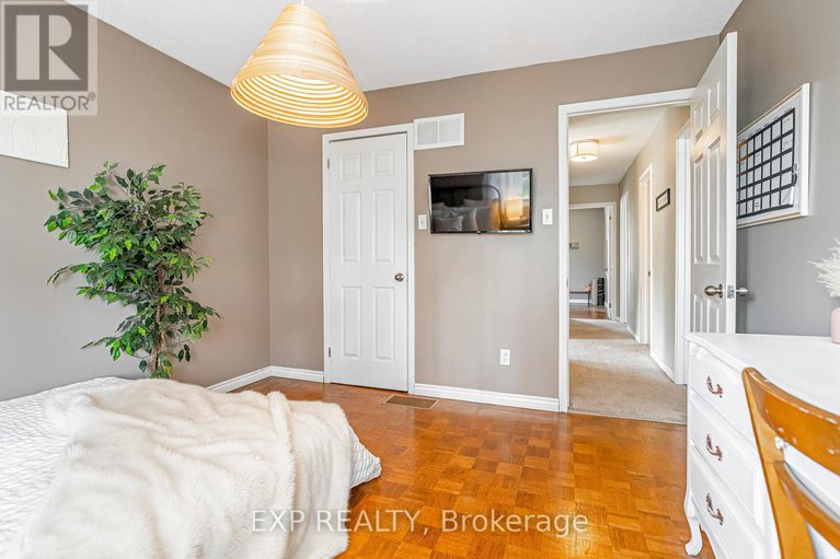 28924711/36-bethune-way/beaverbrook/ottawa/ontario/K2K1C3_24