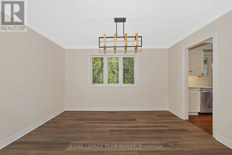 28624547/1825-yale-avenue/urbandale-acres/ottawa/ontario/K1H6S3_11