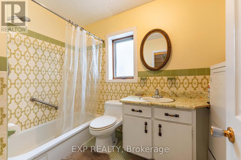 28501976/318-montfort-street/vanier/ottawa/ontario/K1L5N4_14