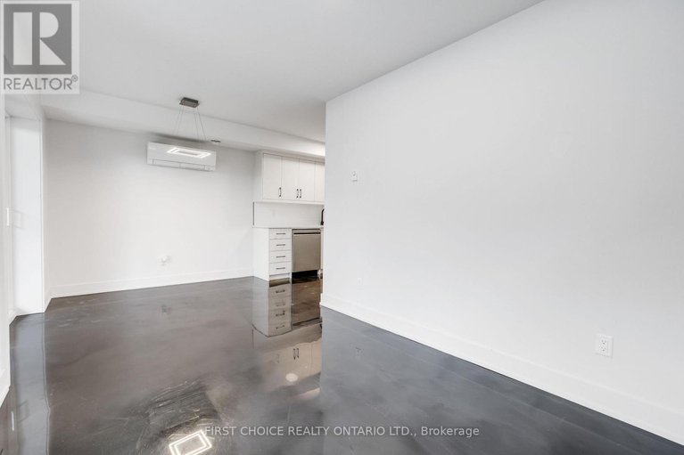 29428404/269-queen-mary-street/overbrookcastle-heights/ottawa/ontario/K1K1X1_36