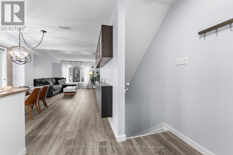 29622541/12-lakepointe-drive/avalon-east/ottawa/ontario/K4A5E3_16