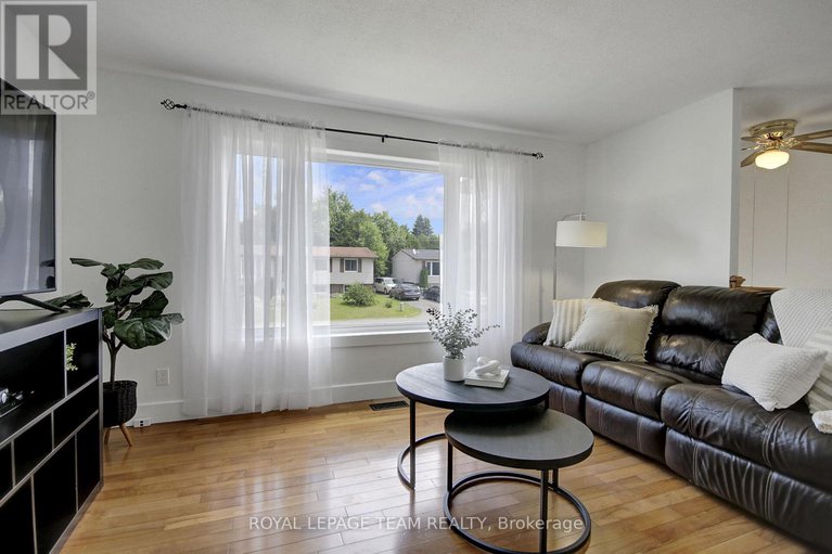 28527539/18-dowdall-crescent/fringewood/ottawa/ontario/K2S1T9_7