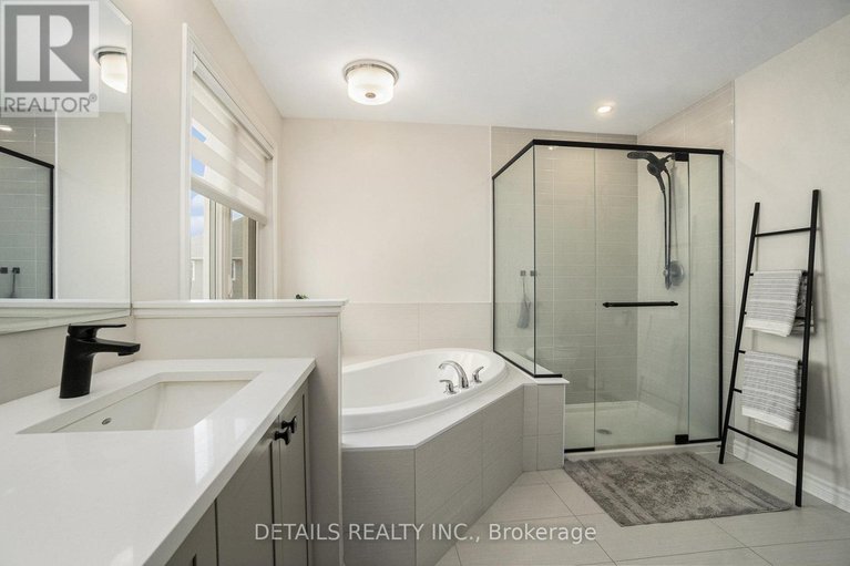 28927823/480-famille-laporte-avenue-s/camelot/ottawa/ontario/K4A1J6_19