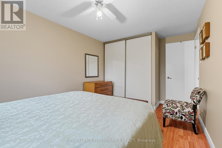 28895549/2463-orient-park-drive/blackburn-hamlet-south/ottawa/ontario/K1B4N2_26