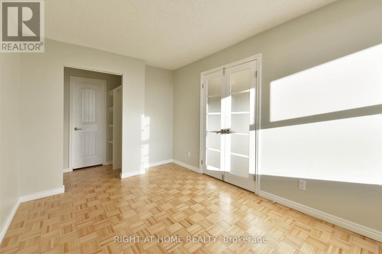 27927531/1705-1785-frobisher-lane/riverview-park/ottawa/ontario/K1G3T7_16