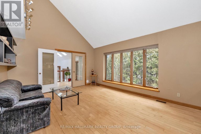 28166782/42-twilight-aka-davidson-crescent/rothwell-heights/ottawa/ontario/K1J6M3_18