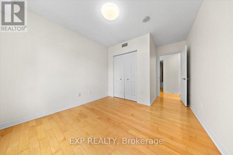 28543968/2009-195-besserer-street/sandy-hill/ottawa/ontario/K1N0B6_15