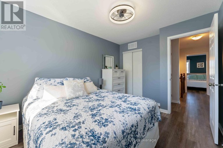 29022354/104-esterbrook-drive/mer-bleuebradley-estatesanderson-park/ottawa/ontario/K1W0A9_24