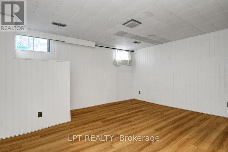 28994142/151-oakridge-boulevard/meadowlandscrestview/ottawa/ontario/K2G2V3_32