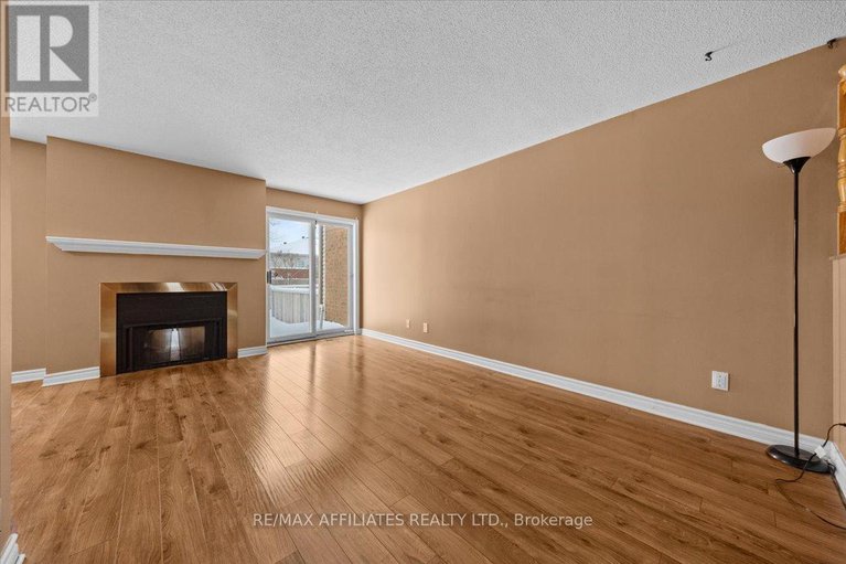 29094492/1938-ashmont-street/chapel-hill/ottawa/ontario/K1C7B9_9