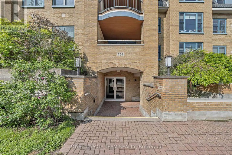 28418448/307-202-hinchey-avenue/mechanicsville/ottawa/ontario/K1Y1L7_1