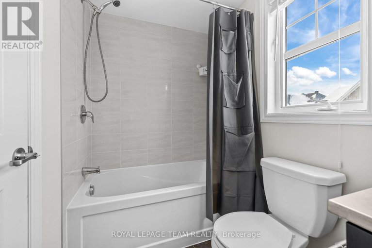 29366438/1001-shimmerton-circle/emerald-meadowstrailwest/ottawa/ontario/K2M0L4_28