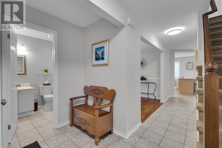 28637166/610-steller-street/fallingbrookpineridge/ottawa/ontario/K4A1N1_4