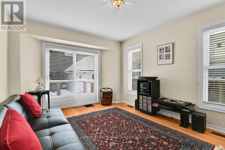 29349963/6-elmdale-avenue/lindenlea/ottawa/ontario/K1M1A4_13