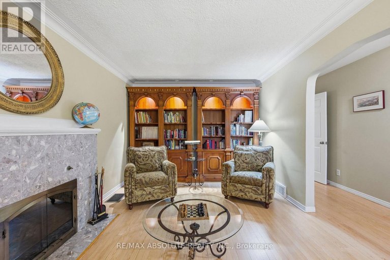 29629632/605-rowanwood-avenue/mckellarhighland/ottawa/ontario/K2A3E3_7