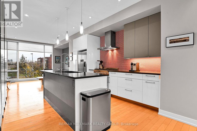 29070329/68g-stonehurst-avenue/mechanicsville/ottawa/ontario/K1Y1R5_13