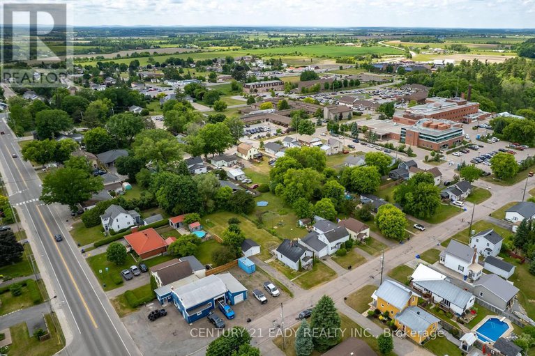28505414/424-moore-street/renfrew/renfrew/ontario/K7V1L9_15