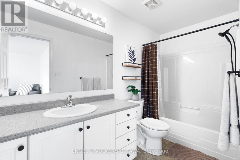 29548998/293-silbrass-private/stonebridge/ottawa/ontario/K2J5M6_27