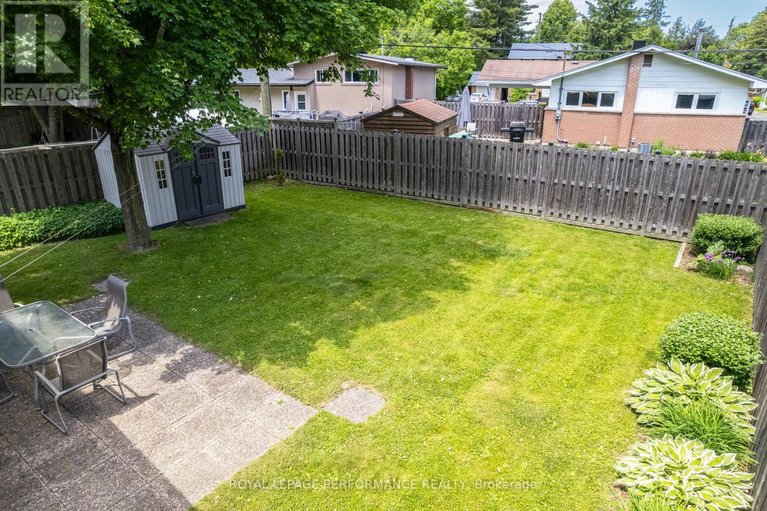 29578731/1989-michigan-avenue/urbandale-acres/ottawa/ontario/K1H6Y1_46