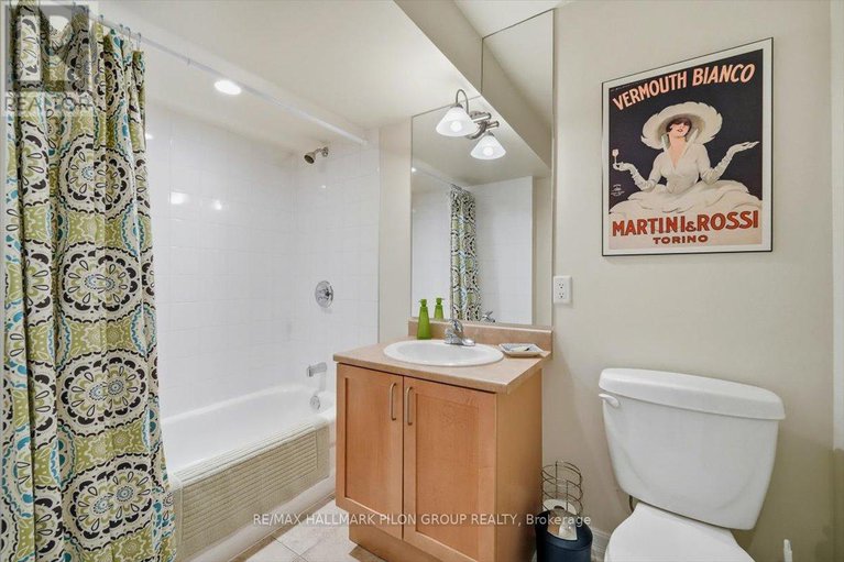 28990887/2380-virginia-drive/urbandale-acres/ottawa/ontario/K1H6S2_24