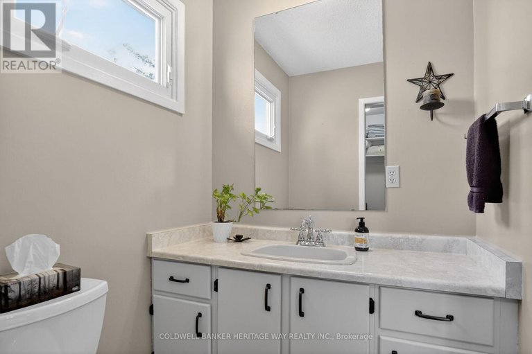 29670405/389-rae-road/mississippi-mills-ramsay-twp/mississippi-mills/ontario/K0A1A0_20