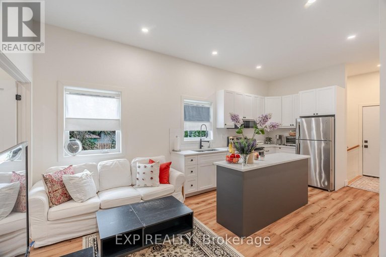 29441745/12-viewmount-drive/meadowlandscrestview/ottawa/ontario/K2G1R5_15