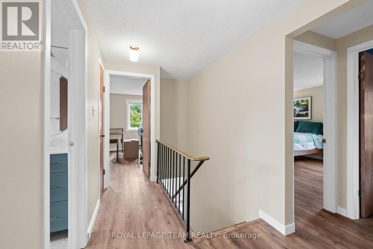 28908182/1119-firefly-lane/manotick-south-to-roger-stevens/ottawa/ontario/K4M0T6_30