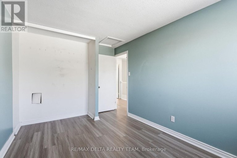 29339118/7877-jeanne-darc-boulevard-n/orleans-wood/ottawa/ontario/K1C2J1_22