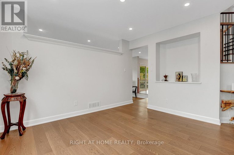 28499567/498-landswood-way/stittsville-south/ottawa/ontario/K2S0A5_9