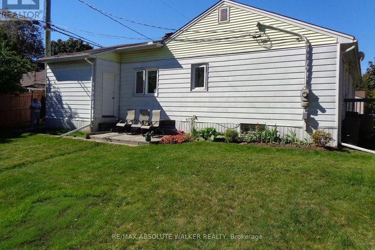 29110851/2243-hillary-avenue/alta-vista/ottawa/ontario/K1H7H7_35