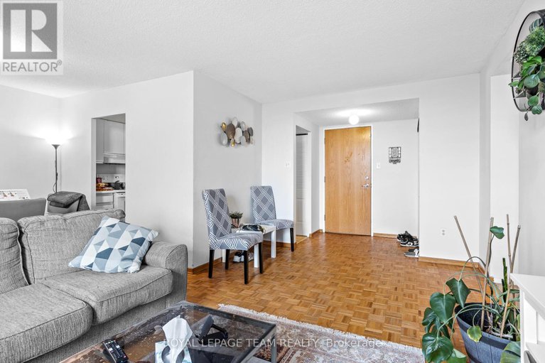 28484089/1111-2759-carousel-crescent/emerald-woodssawmill-creek/ottawa/ontario/K1T2N5_9