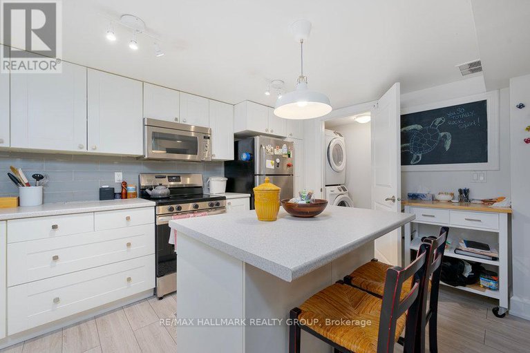 28639060/177-glynn-avenue/overbrookcastle-heights/ottawa/ontario/K1K1S4_17