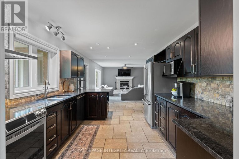 28852311/1893-rideau-road/riverside-south/ottawa/ontario/K1X1E1_9