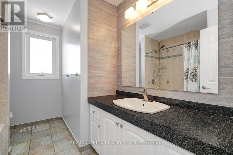 29436632/798-lalande-terrace/fallingbrookridgemount/ottawa/ontario/K4A2M4_29