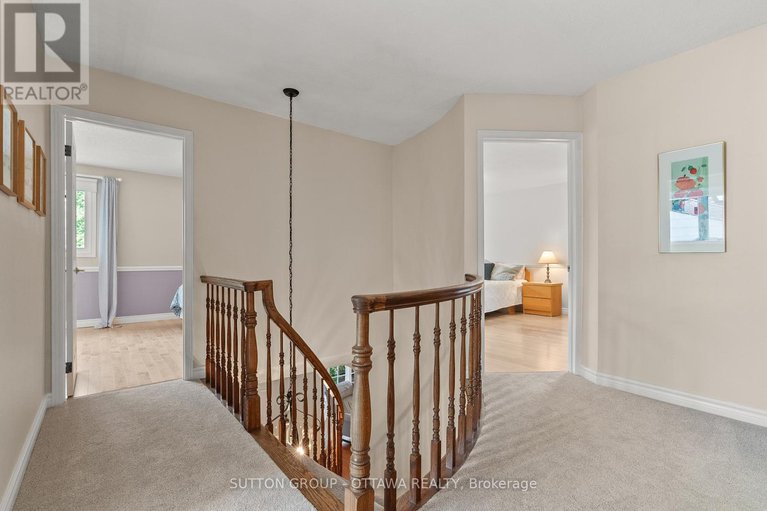 28824766/9-sundance-court/sheahan-estatestrend-village/ottawa/ontario/K2H8T4_25