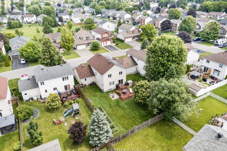 28592355/16-la-citadelle-street/embrun/russell/ontario/K0A1W0_35